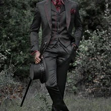 Красивые новые свадебные костюмы с остроконечным лацканом, атласная ткань высокого качества, дизайн, мужские формальные костюмы жениха из трех предметов