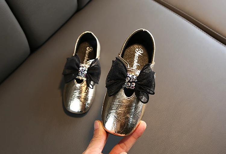 Милая кожаная обувь для девочек; детская обувь для девочек с бантом; обувь принцессы; кроссовки для больших девочек; Размеры 26-35