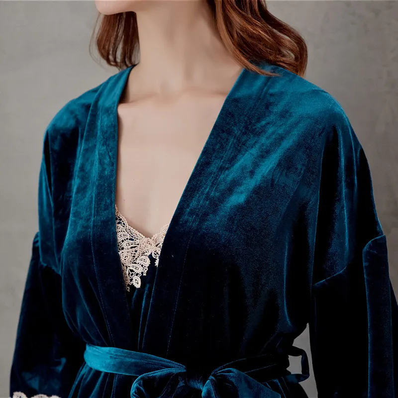 11979353454_1992033555