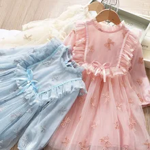 Платье принцессы для девочек с вышивкой и бантом; кружевное платье из тюля с милыми оборками; красивые вечерние платья ярких цветов в западном стиле для малышей