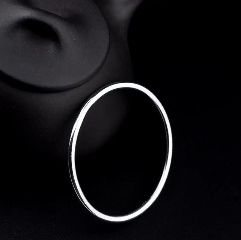 

Pure Silver Simple S999 Silver Jewelry Simple Elegant Glossy Bangle (YRT)