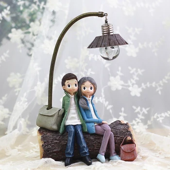 

Resin Crafts Retro Lovers Couple Night Light Figures Ornaments Miniature Lamps Exquisite Workmanship