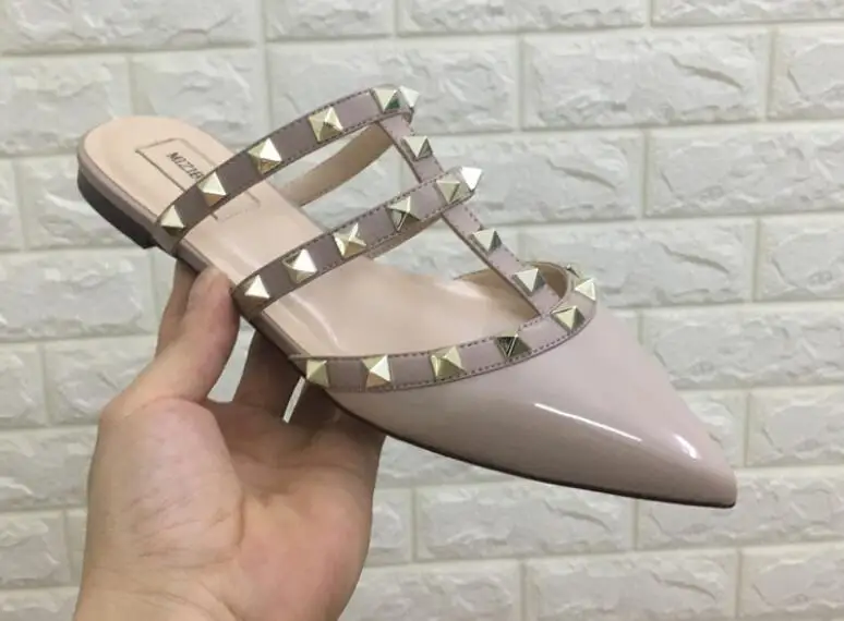 dark nude shiny V/Брендовая обувь женские плоские тапочки черные туфли из лакированной кожи телесного цвета на плоской подошве женские сандалии на плоской подошве из натуральной кожи с заклепками 34-43, красная коробка - Цвет: dark nude shiny