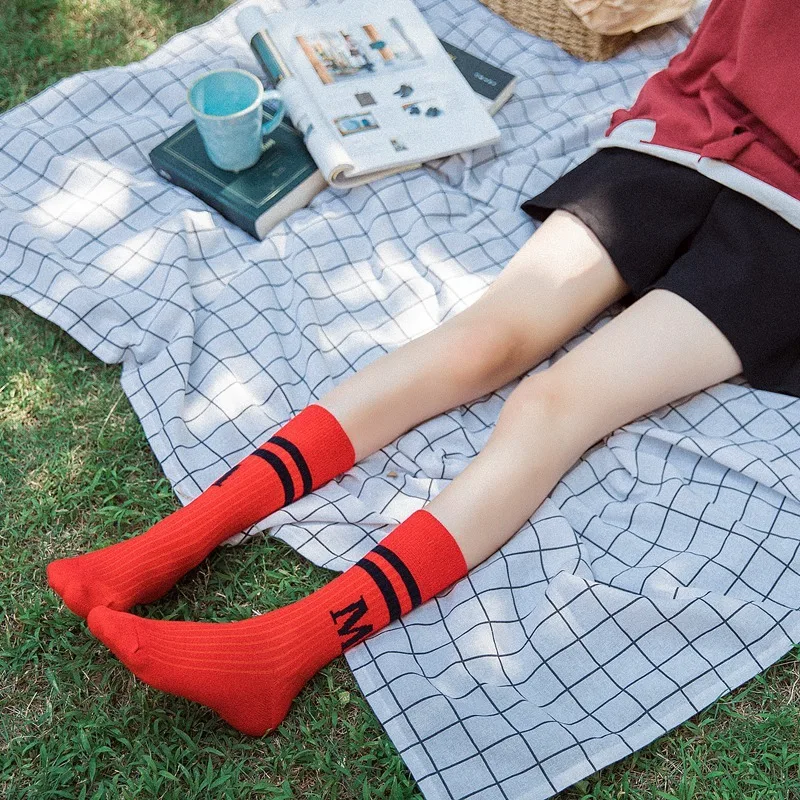 Осенние новые женские хлопковые женские носки, носки для ног, носки в японском стиле для колледжа, уличная одежда, женские носки, красные носки