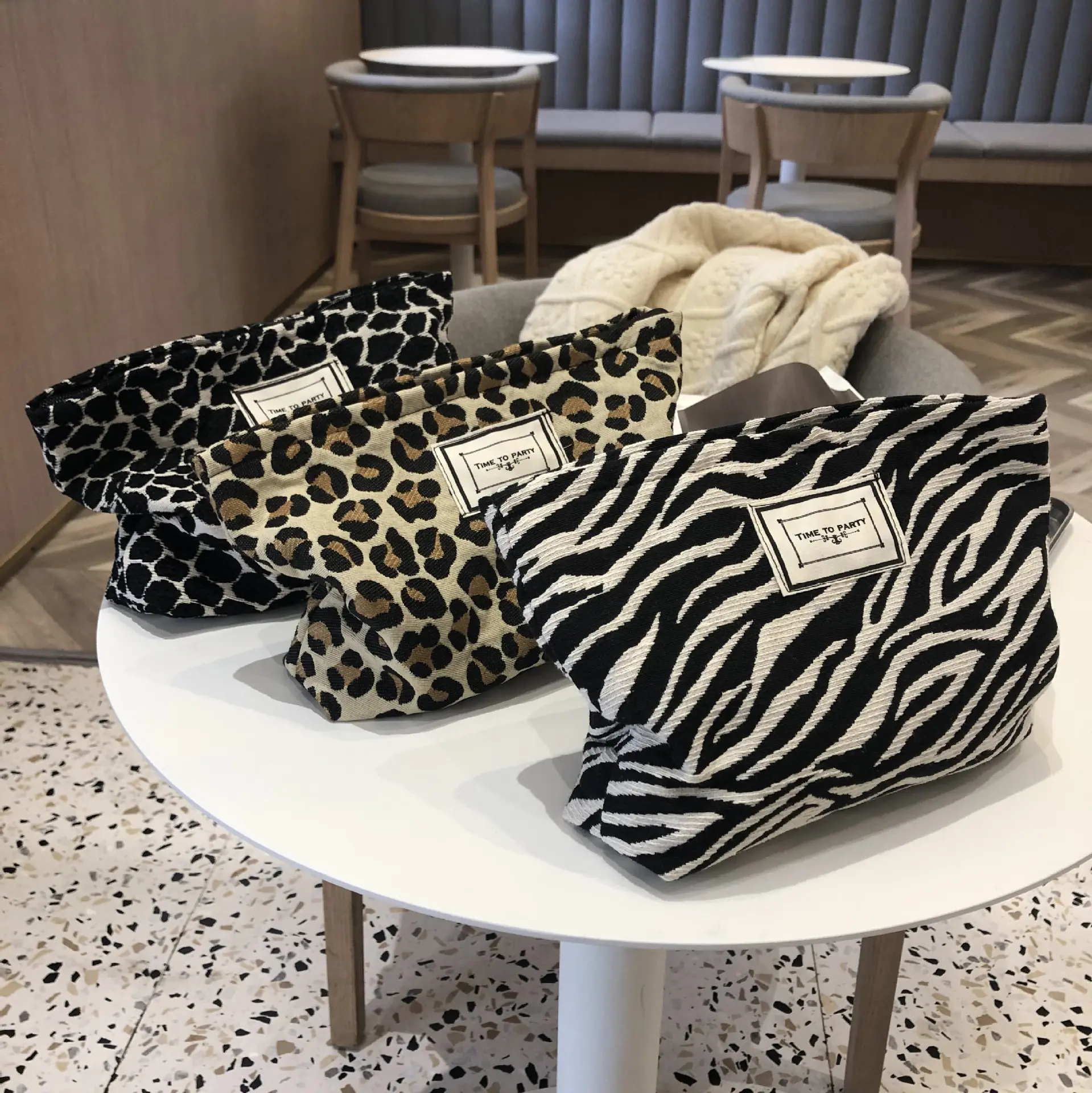 Bolsa para cosméticos de lienzo con estampado de leopardo para mujer, bolsa de maquillaje con cremallera resistente al agua, organizador de maquillaje para lavado de viaje, estuche de belleza