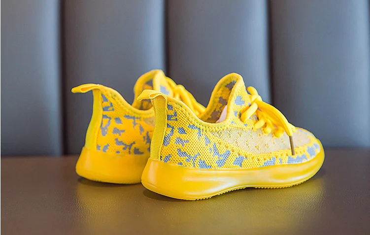 Fly Knit светящаяся детская обувь; Новинка; сетчатая дышащая обувь для мальчиков и девочек; повседневная обувь для бега; кроссовки для девочек