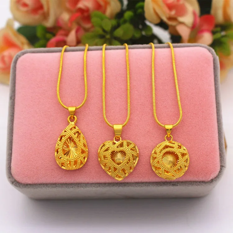 

New copper plated Vietnamese sand gold classic hollow heart-shaped water drop necklace for women's jewelry