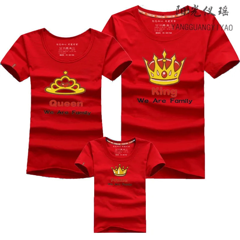 Father Mother Daughter Son Crown T shirt Family Matching Clothes Outfits Look Daddy Mommy and Me Baby Dress King Queen Princess