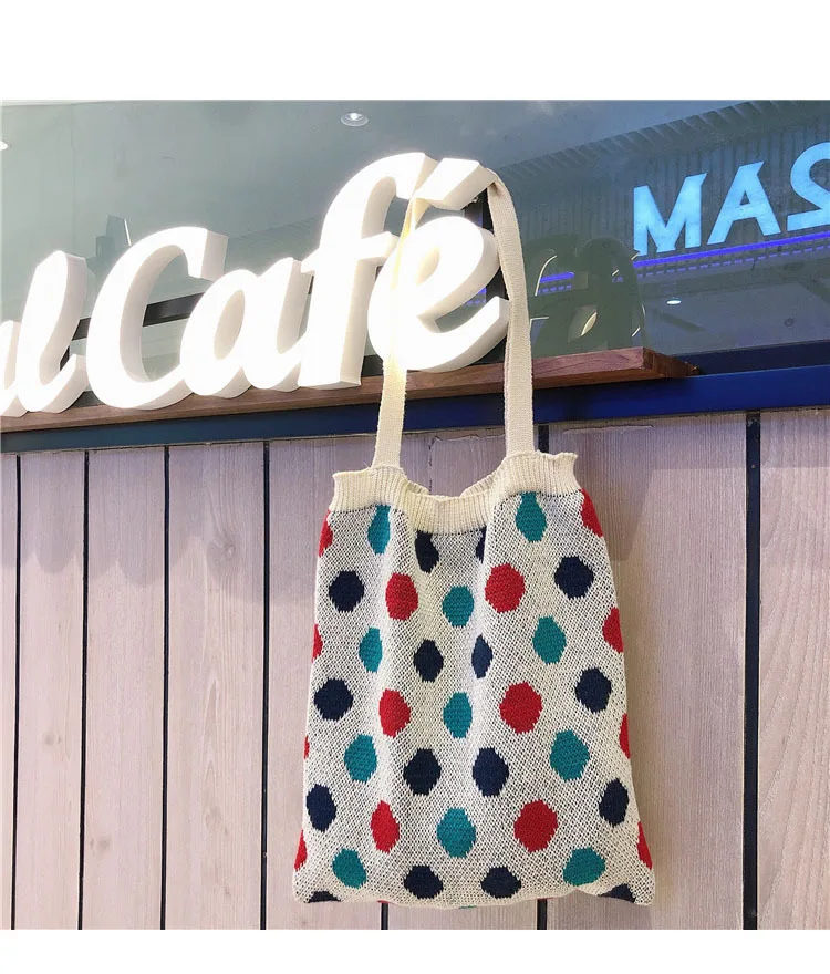 53E5BAECBD7FB34A05918102F2BCF6