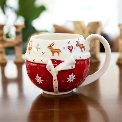 Creative Milu, Christmas Bone Porcelain Relief, Hand Painted Red Christmas Mug Coffee, Milk Teacup Cup - Цвет: 550ml