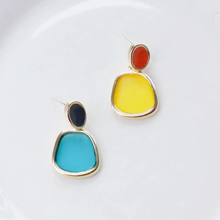 

2019 Explosion Models Fashion Exquisite Color Girls Small Jewelry Personality Color Matching Asymmetric Drops Earrings
