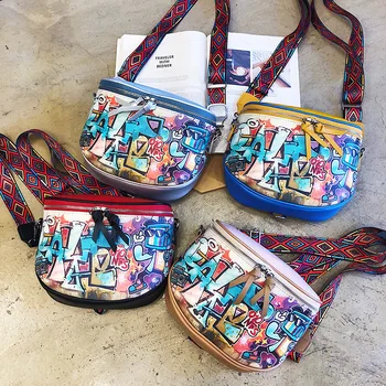 

Cool Graffiti Spray-print bei qiao xing Square Sling Bag chao liu jie tou Men and Women Backpack Shoulder Cross-body duo gong ne