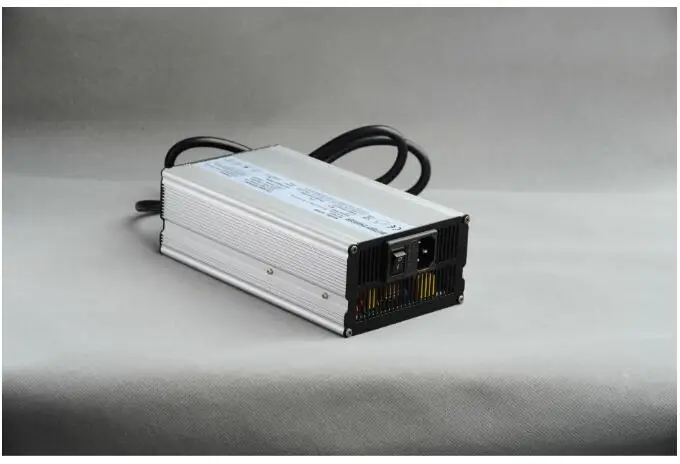 54,75 V 10A 600W зарядное устройство для 48V 15S lifepo4 Аккумуляторный блок