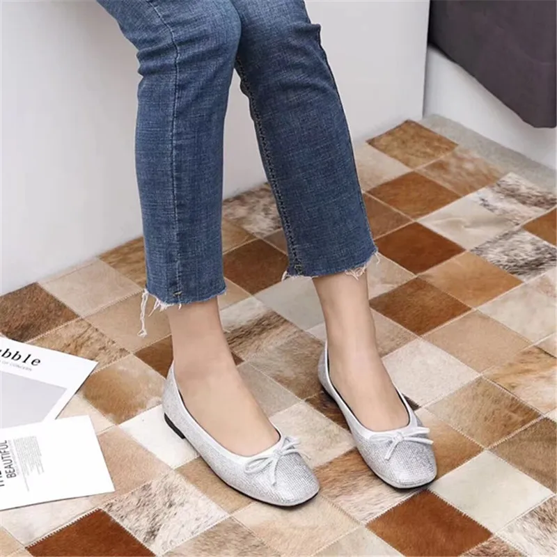 Женская обувь на плоской подошве; женская обувь с квадратным носком; scarpe donna; сезон осень; zapatos mujer; коллекция года; женская обувь на плоской подошве с кристаллами; слипоны; chaussures femme