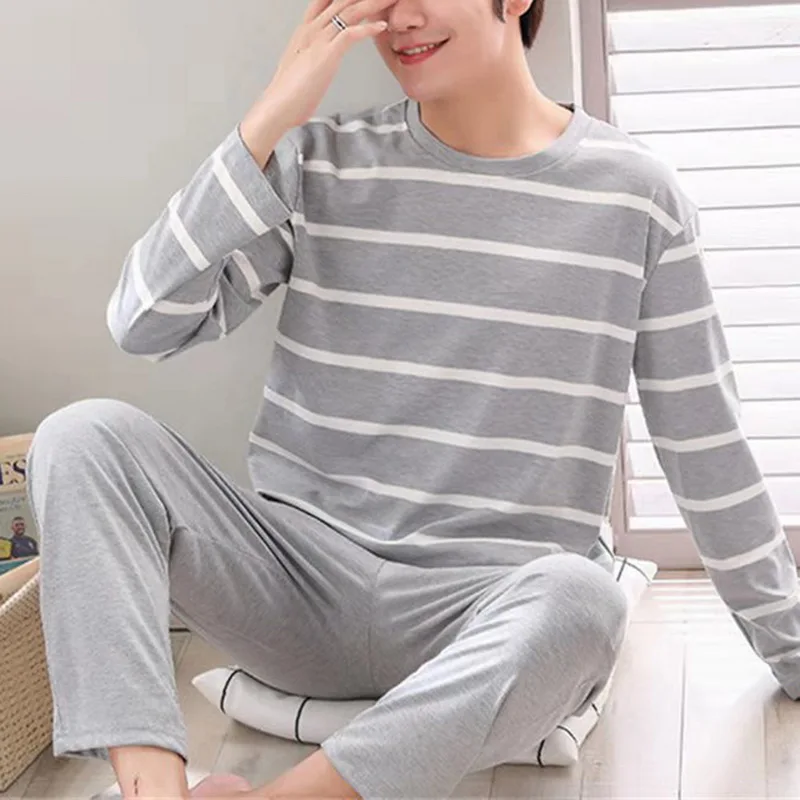 Winter New Men Long Sleeve Flannel Pajamas Set Round Neck Footprint Pattern Thick Coral Velvet Sleep Wear Male Warm Pyjamas Set mens loungewear sets Pajama Sets