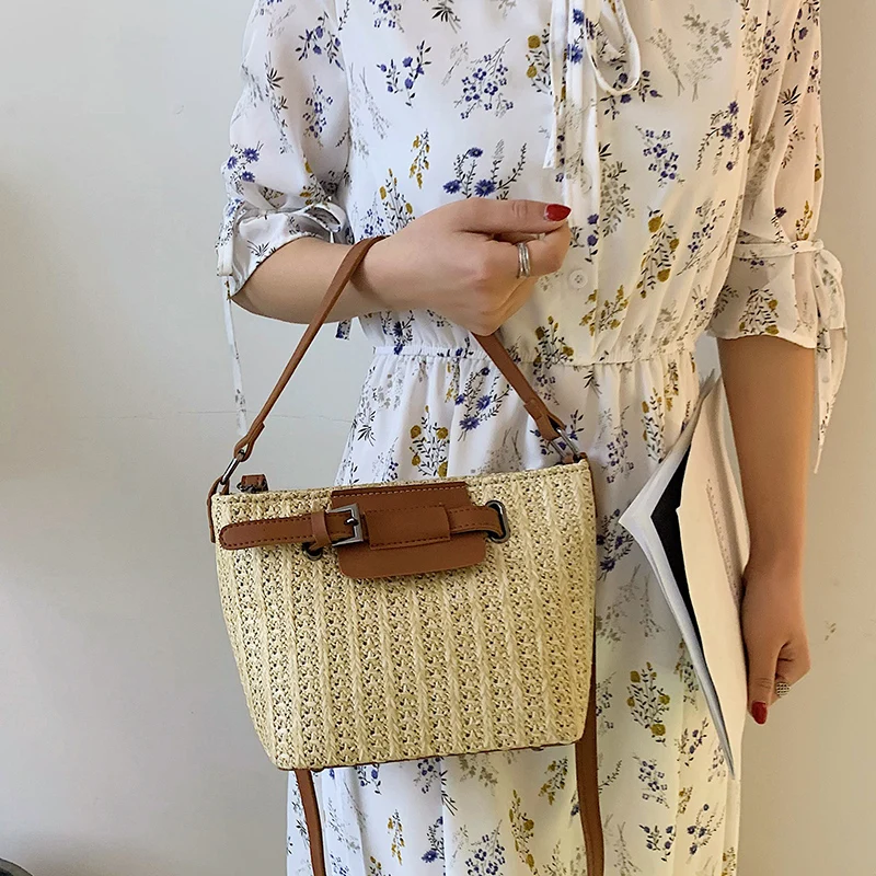 

Small Bag Women 2019 New Beach Portable Straw Shoulder Bag Fashion Large Capacity Straw Handbags Bucket Bag for Summer Holiday