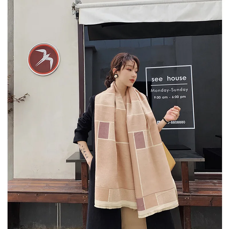 

Женская теплая и удобная кашемировая шаль KOI LEAPING, разноцветная, с рисунком в клетку, теплый шарф с кисточками