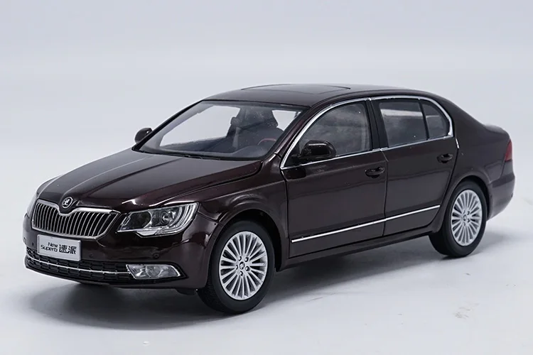 1:18 Skoda Superb сплав модель автомобиля статические металлические модельные автомобили оригинальная коробка для коллекции подарков