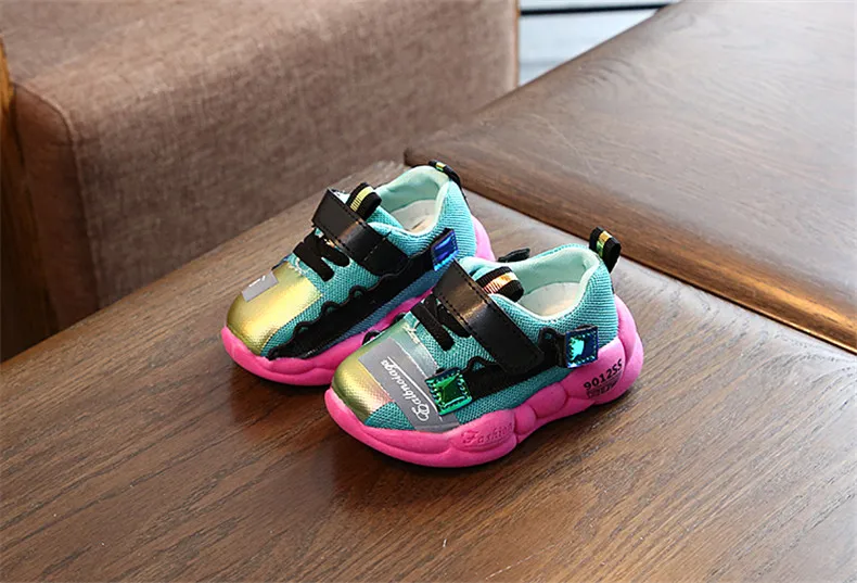 Г. Новая Осенняя детская обувь для малышей воздухопроницаемые Сникеры для девочек Нескользящая модная обувь для мальчиков уличная детская обувь 21-30