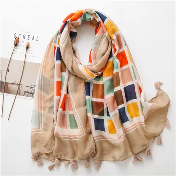 

2020 Ladies Fashion Geometric Plaid Tassel Viscose Shawl Scarf Women High Quality Wrap Pashmina Stole Bufanda Muslim Hijab Snood