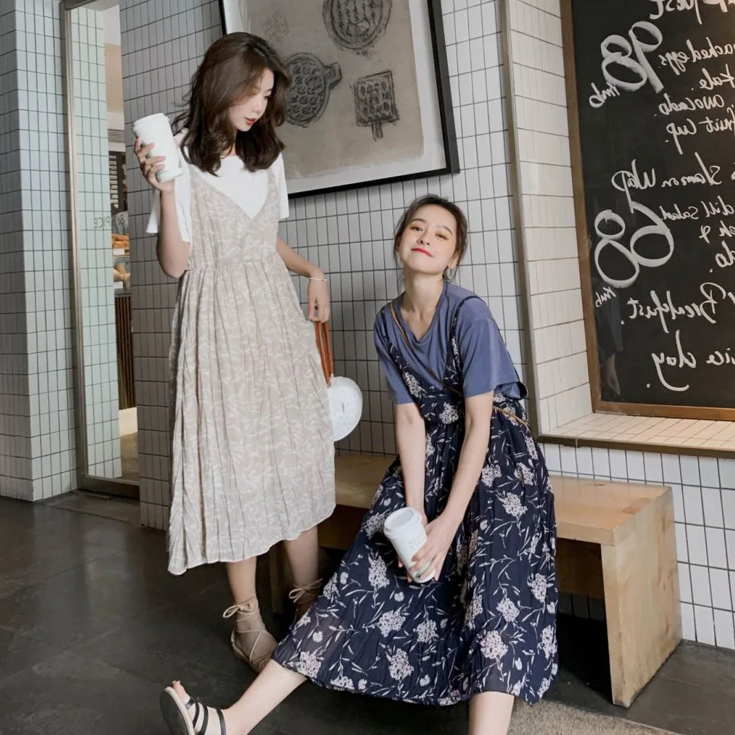 

Photo Shoot CHIC Pastoral Style Floral-Print Elegant Ol Loose-Fit Creased Waist Hugging Camisole V-neck A- line Best Friend Dres