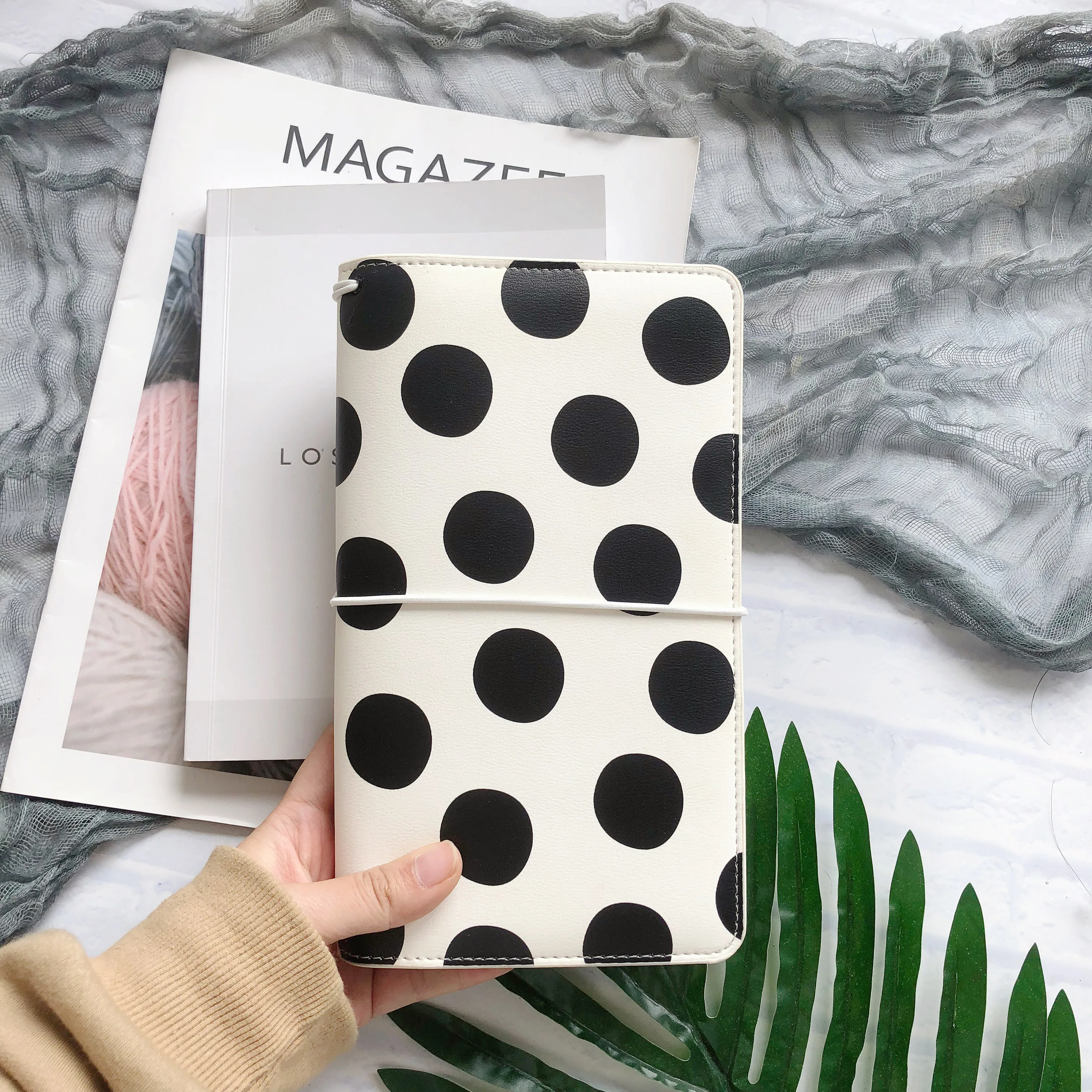 

Lovedoki Black White Wave Point Portable Notebook Traveling Notebook TNAgenda Organizer Diary Book Planner Journals Memos