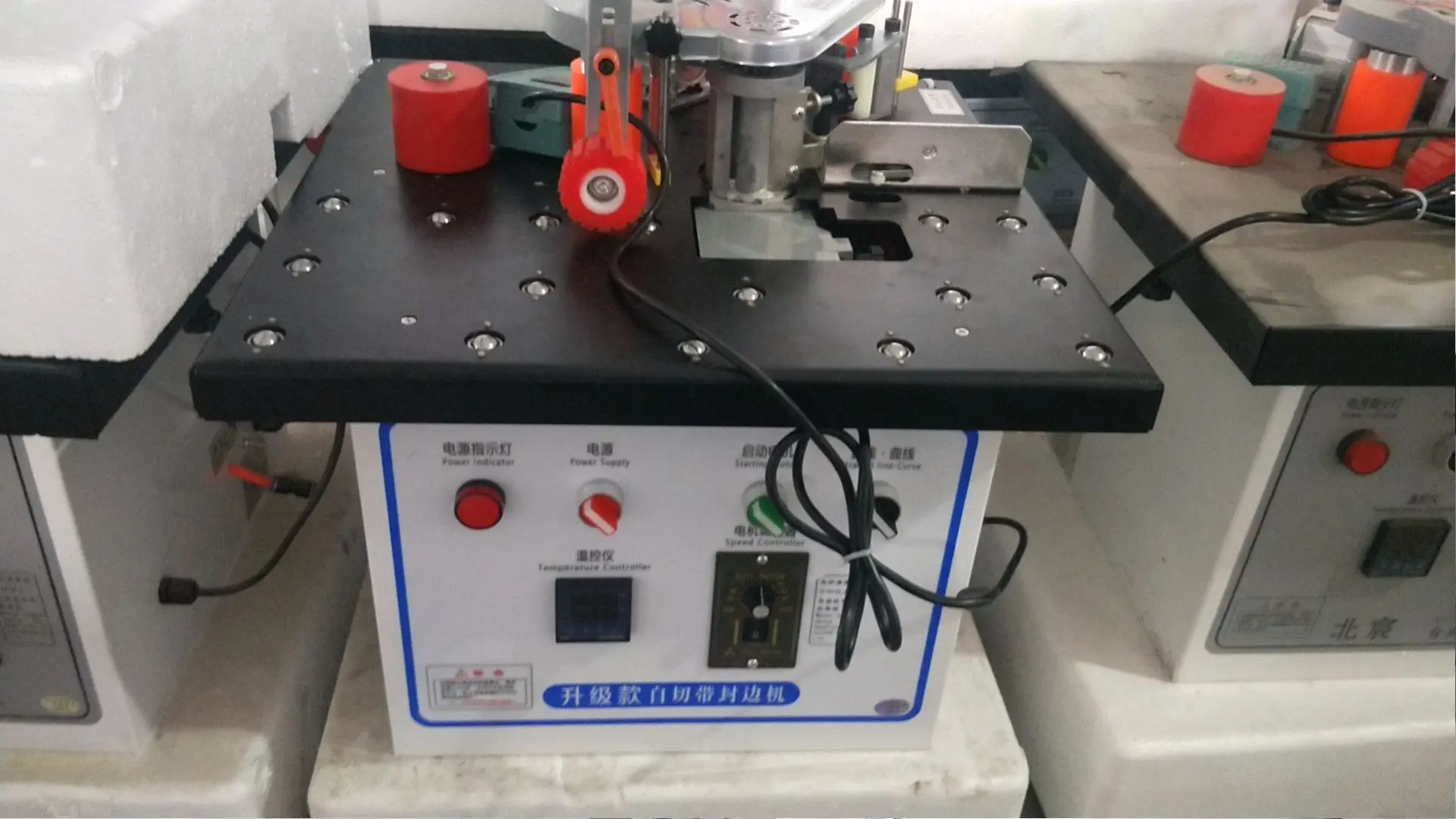 

Woodworking edge banding machine speed regulating mini desktop with ball manual woodworking cutting PVC bending straight edge ma