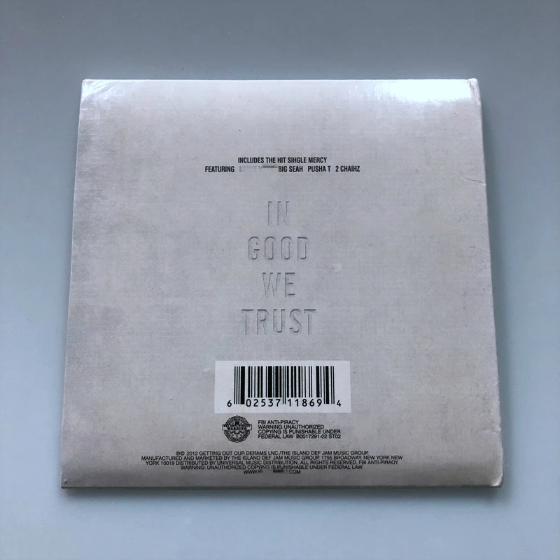 Поп-музыка представляет хорошую музыку жесткий летний автомобиль CD