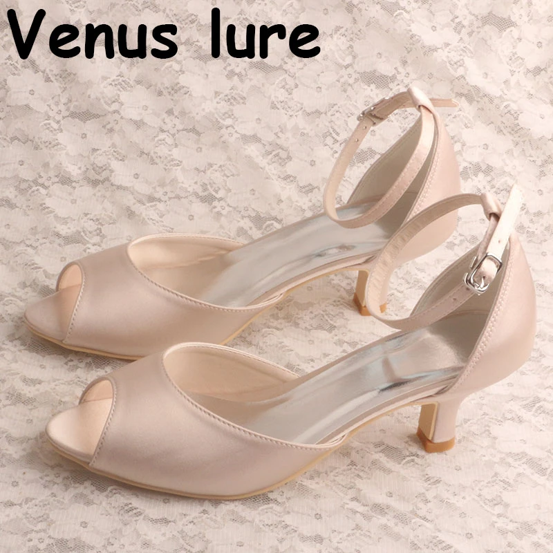 nude low heel shoes