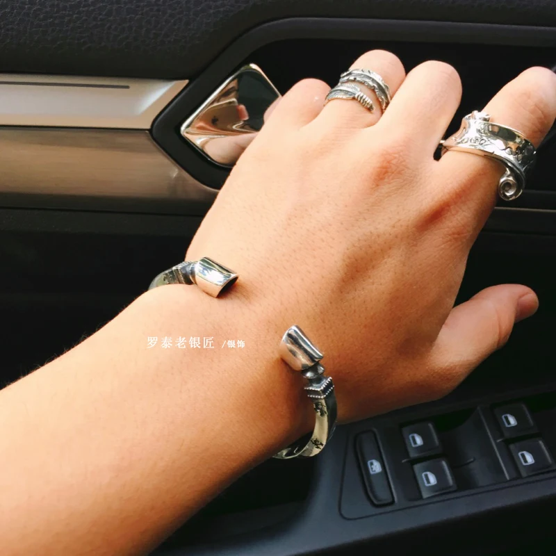 

Cigovo personality twisted horseshoe opening Bracelet retro made old men's domineering Bracelet 925 Silver