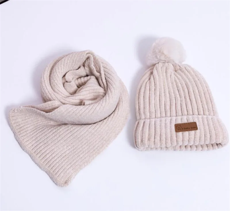Beige 2 Pcs Set Детская зимняя теплая шапка и шарф-перчатка, детский вязаный плюшевый комплект из 3 предметов, шарфы с капюшоном и помпонами для мальчиков и девочек, однотонный костюм для От 0 до 3 лет - Color: Beige 2 Pcs Set