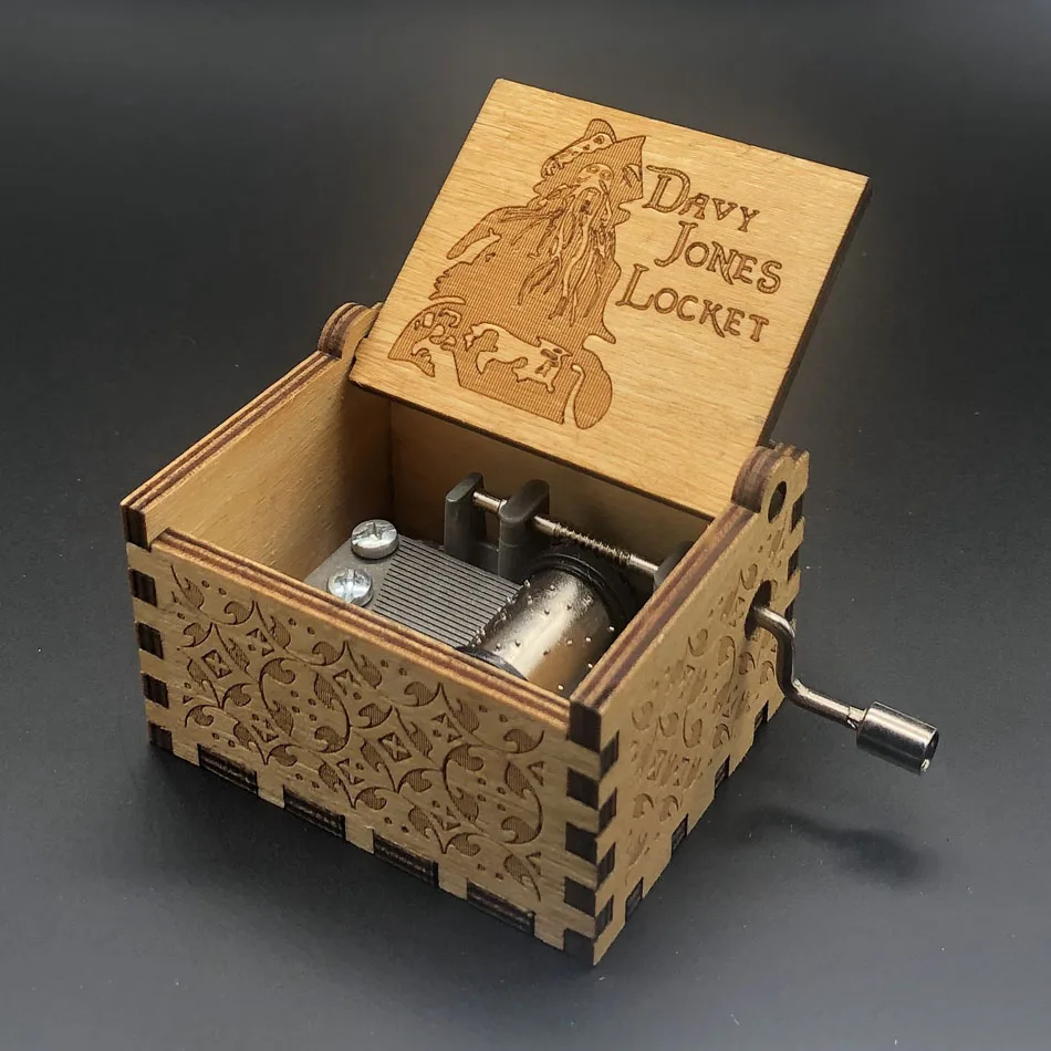 Новогодняя Подарочная Музыкальная Коробка Красавица и Чудовище резьба по дереву подарок к Рождеству антистресс игрушки музыкальная шкатулка королева - Цвет: Davy Jones