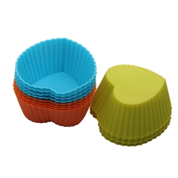

12 Pieces Reusable Heart Shape Silicone Baking Cups Cupcake Liner Mould for Cake, Muffins, Cupcakes and Candies