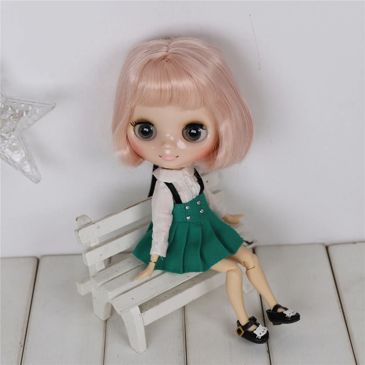 Middie Blythe Doll with Pink Hair, Tilting-Head & Custom Jointed Body 3
