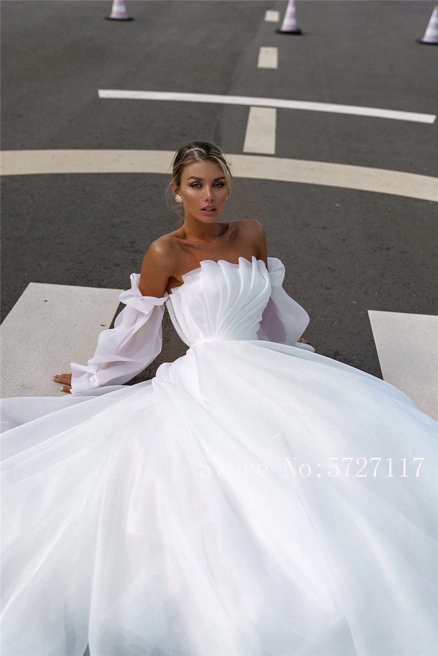 Wedding Dresses Strapless Ruched Bodice Ball Gowns with Detachable Long Sleeves