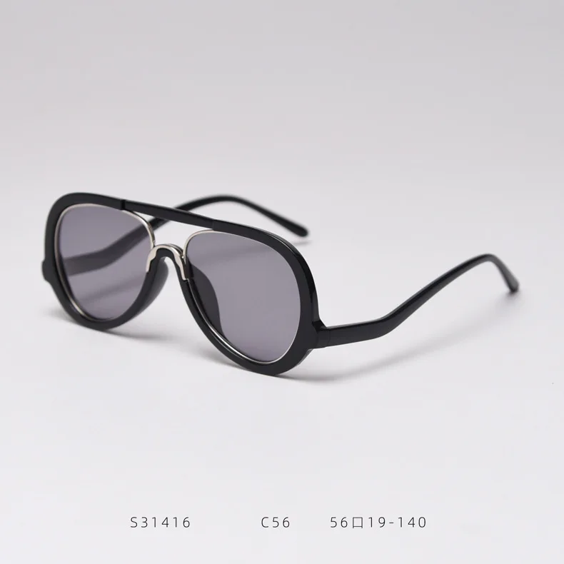 13705384499_1344152070