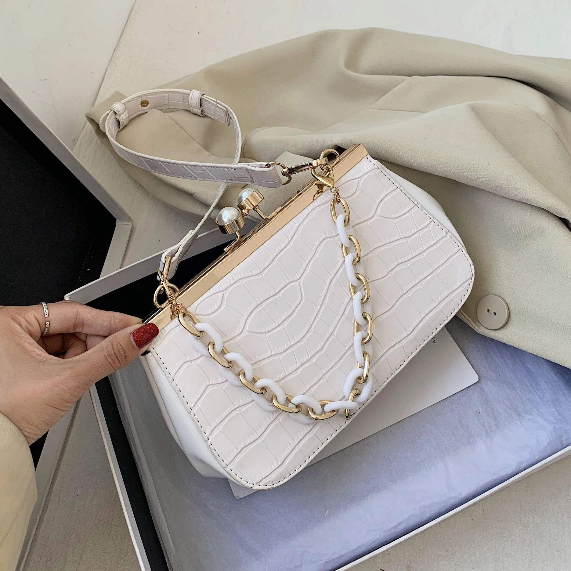 

Clip Switch Bag Stone Pattern PU Leather Crossbody Bags For Women 2020 Summer New Small Solid Color Shoulder Handbags