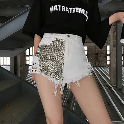 Personality Loose Short Jeans Women High Waist Ripped Hole Rivet Jean Shorts Black White Blue Denim Pants Fashion Streetwear - Цвет: White