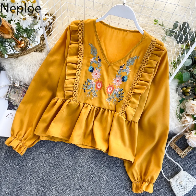 

Neploe Autumn Blouse Women 2020 new V-neck Blusas Blouse Ladies Tops Embroidery Floral Puff Long Sleeve Ruffles Shirts 56184