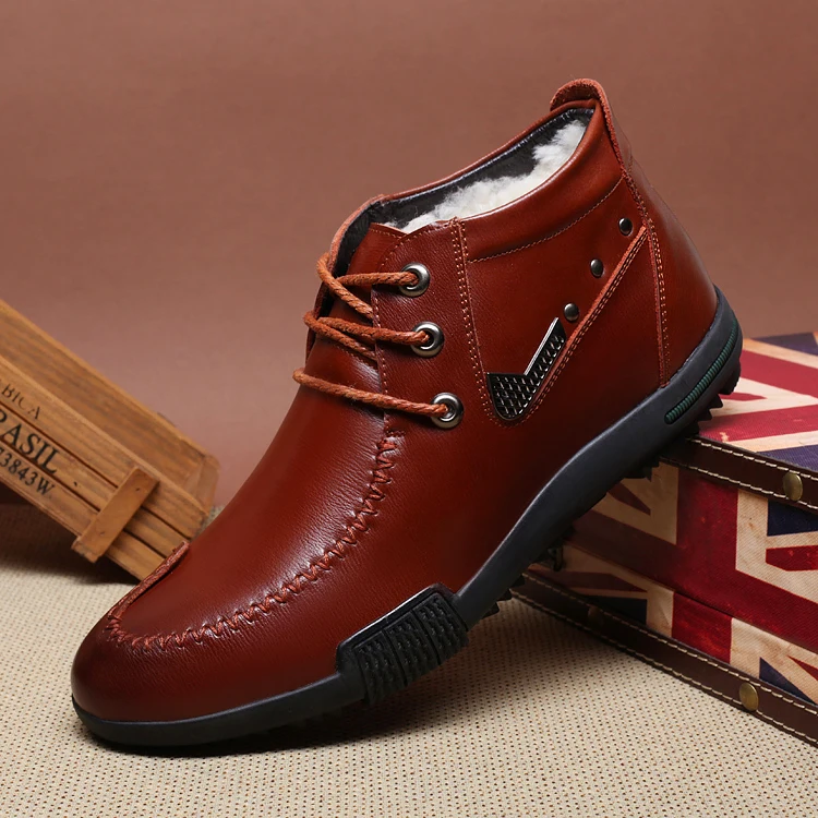 LACE-UP BROWN Зимние классические мужские кожаные ботинки на овечьем меху; нескользящая теплая обувь для отца; Роскошные Дизайнерские ботильоны с круглым носком - Цвет: LACE-UP BROWN