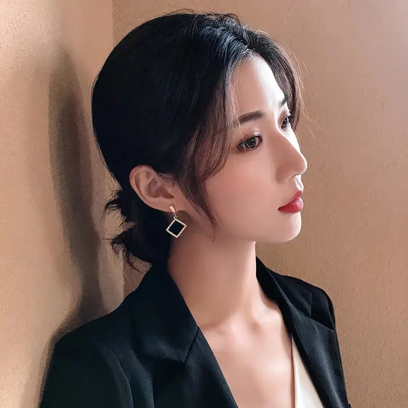 14240011800_896568517