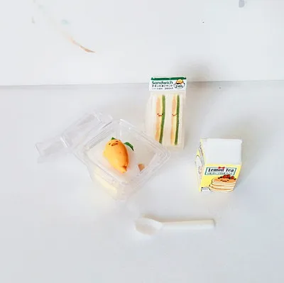 Япония подлинные партии Gudetama сэндвич йогурт конфеты тремент конфеты, продукты мебель игрушки матч Лес животных Семья коллекционная игрушка - Цвет: NO3