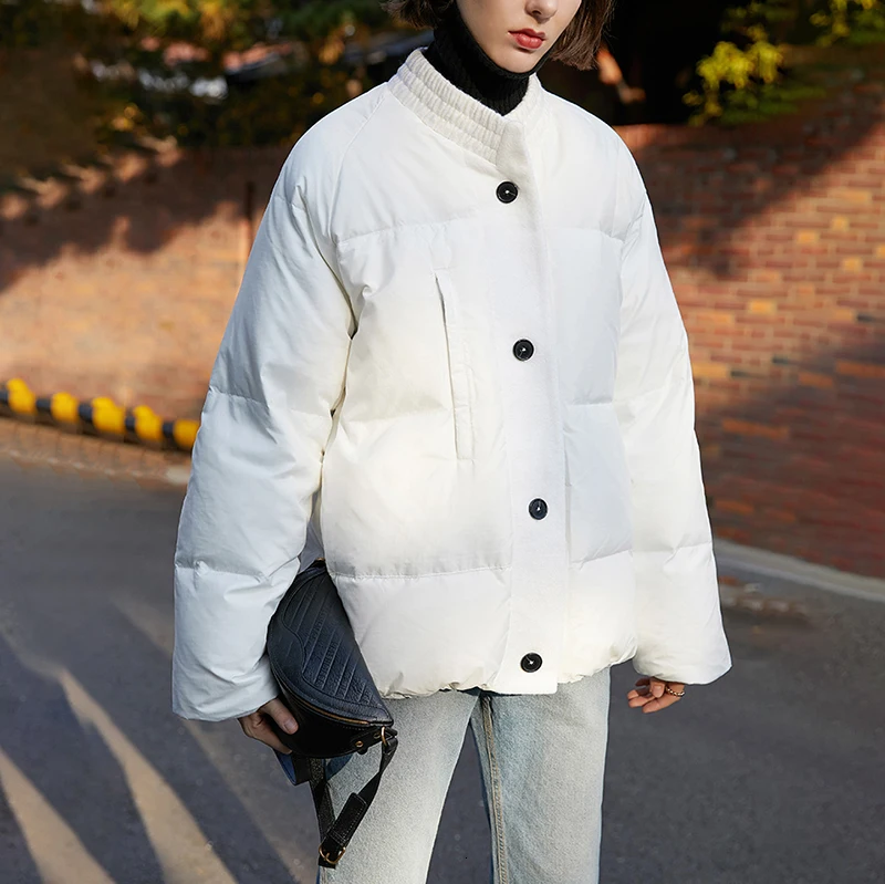 [EAM] Loose Fit White Brief Big Size Down Jacket New Long Sleeve Warm Women Parkas Fashion Tide Autumn Winter 1M597