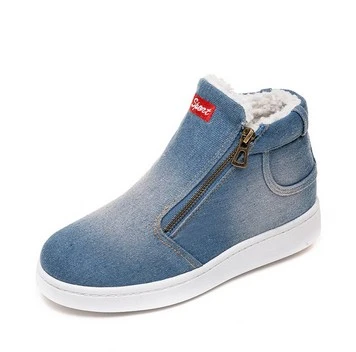 light blue JIANBUDAN/женские зимние плюшевые ботинки больших размеров женская хлопковая обувь на плоской подошве из джинсовой ткани удобные теплые повседневные ботильоны 35-44 - Color: light blue