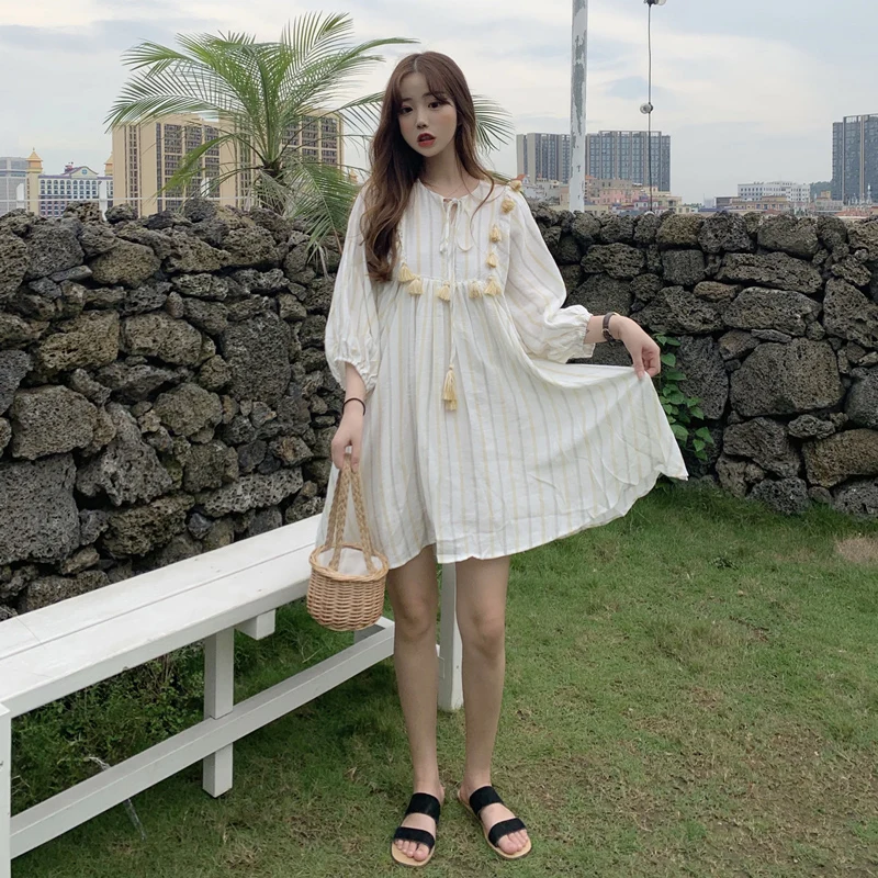 Ulzzang/новое летнее женское платье с рукавами-фонариками в Корейском стиле; женская одежда с кисточками на шнуровке; модные платья в полоску