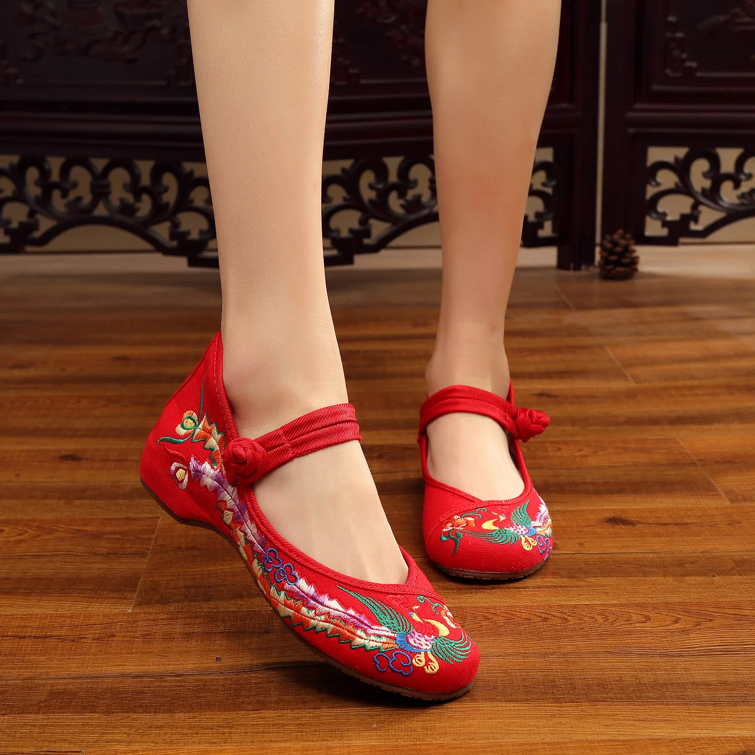 

Colorful Feng Old Beijing Embroidered Shoes Pattern Slanted Heel Buckle Elevator Daily Life WOMEN'S Shoes Square Dance