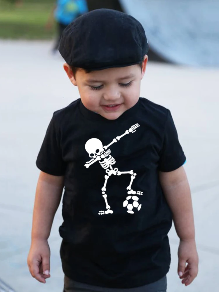 Детская футболка с принтом скелета и футбола, летняя модная детская одежда, футболки с короткими рукавами для маленьких мальчиков и девочек