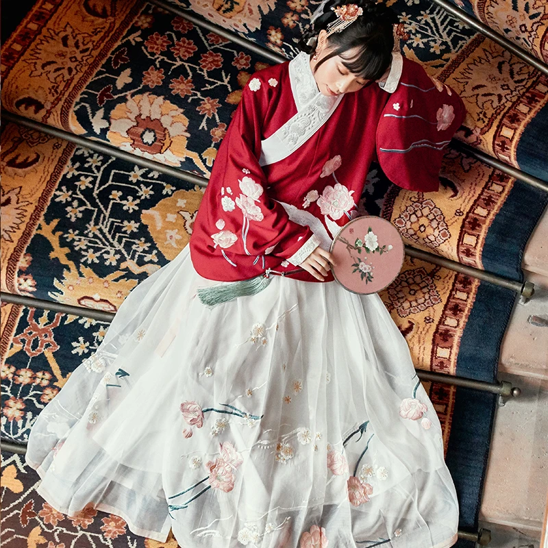 

More than thirteen cardamom son [feng fox fly] embroidery/short ao ma3 mian4 dress hanfu female qiu dong