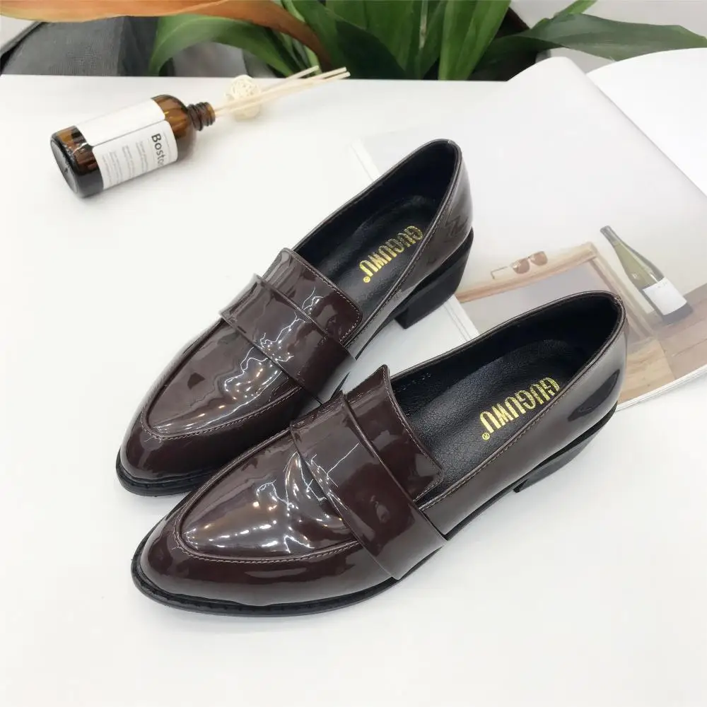 

2018 Autumn Hot Selling Tang Jing Celebrity Style Pointed Toe Chunky Heel Patent Leather British Style Semi-high Heeled Retro Sm