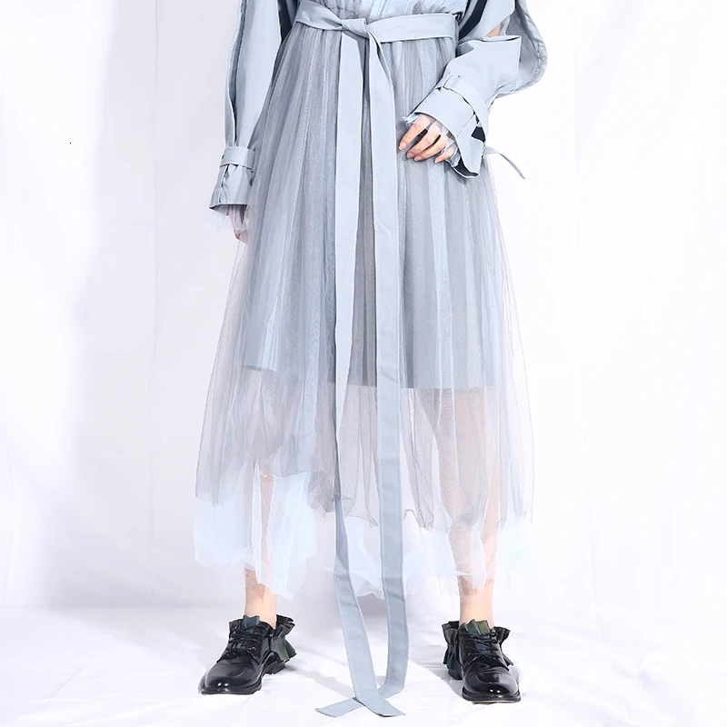 LANMREM New Spring Fashion Women Clothing Turn-down Collar Full Sleeves Buttons Patchwork Mesh Lace Windbreaker WD3740